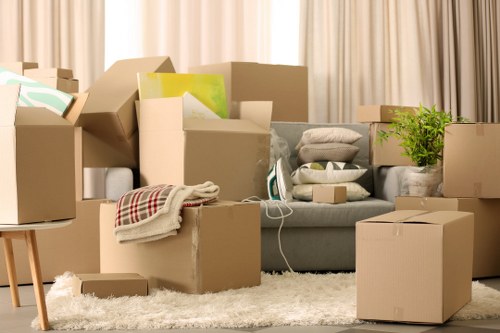 Organised self storage unit in Harmondsworth for household and business items