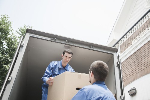 Manual handling and organised stacking in a storage facility
